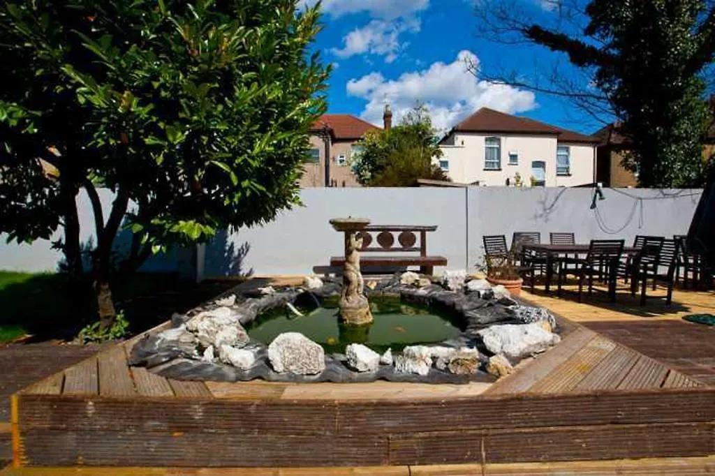 Cranford Hotel Ilford